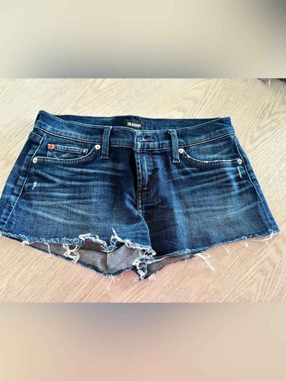 Hudson Kenzie cut-off denim shorts, women’s size 25